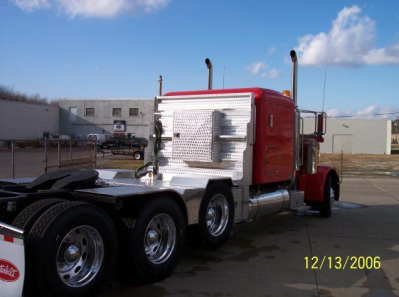 Aluminum truck bulkhead